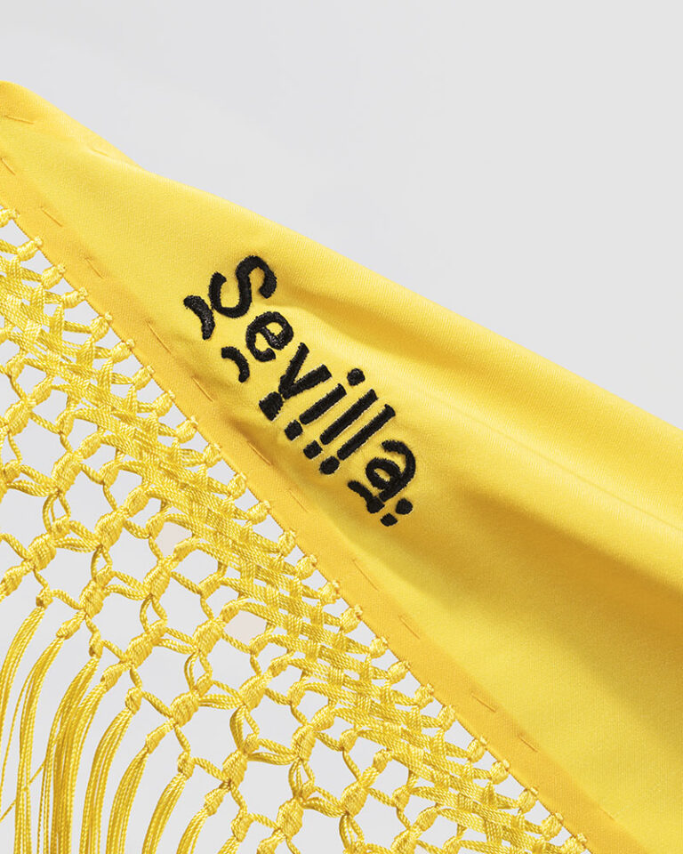 Lina mantoncillo amarillo detalle svq